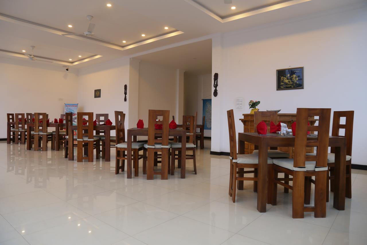 Lochana Beach Hotel Ettukala Exterior photo