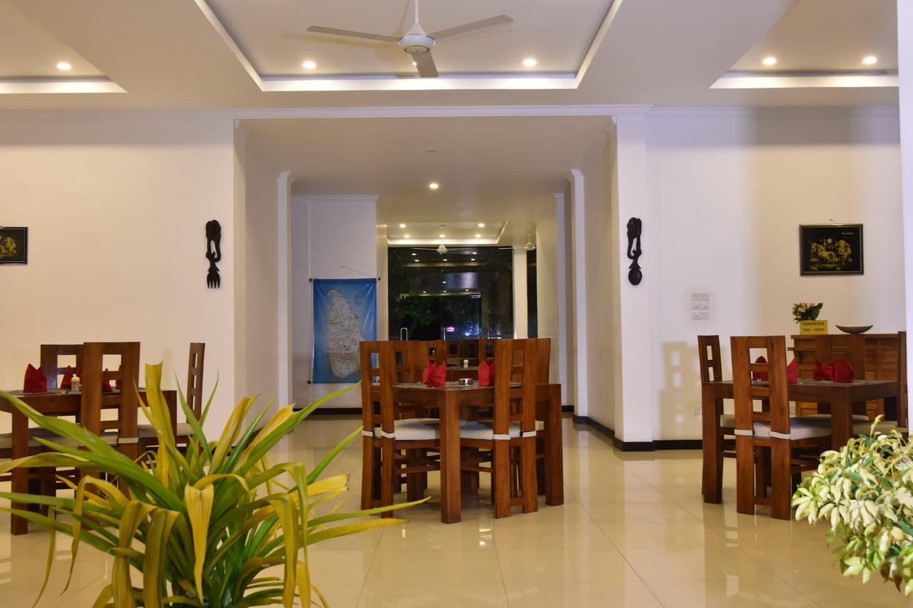 Lochana Beach Hotel Ettukala Exterior photo