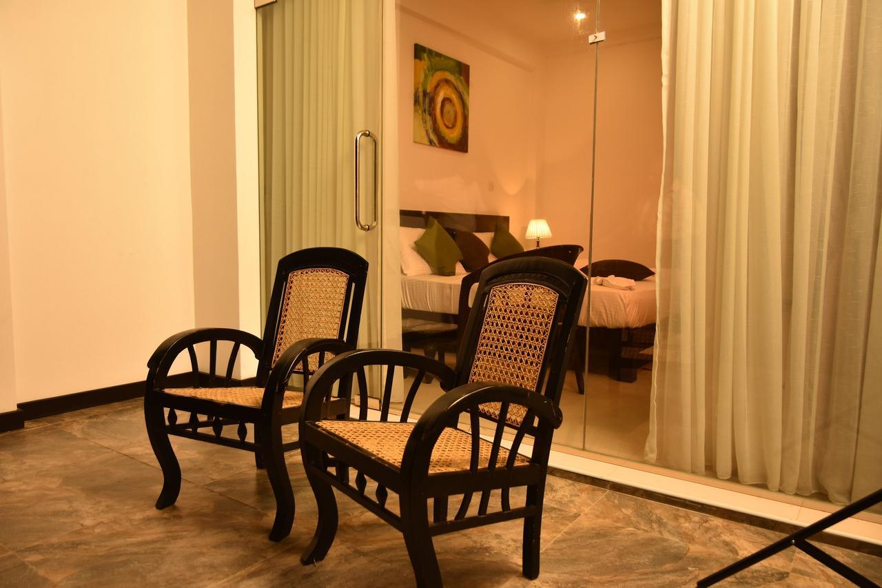 Lochana Beach Hotel Ettukala Exterior photo